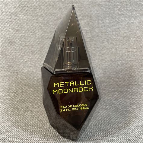 tru metallic moonroch spray.